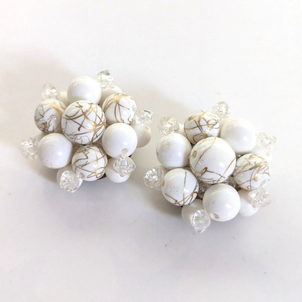 Vintage Estate 50s Retro Marbled White Beaded Cluster Clip On Earrings